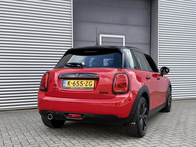 Mini COOPER Mini 1.5 Dalston Edition I Aut. I 5 Deurs I Carplay I Camera I Sportstoelen