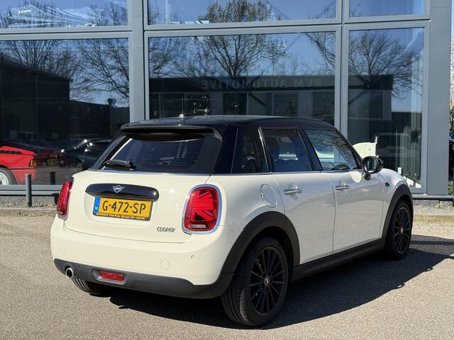 Mini COOPER Mini 1.5 Pepper VAN: 19.400,- VOOR: 17.877,- UW LENTEVOORDEEL: 1.523,- euro SUPER COMPLEET|LED| STOELVERWARMING| APPLE CARPLAY| PARKEERSENSOREN VOOR + ACHTER| NET ONDERHOUD GEHAD, RIJKLAAR INCL. 12 MND BOVAG GARANTIE|