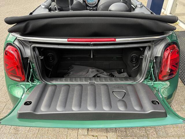 Mini COOPER Mini Cabrio 1.5 Classic / Automaat / NL-Auto / Dealer-Onderhouden / Vol-Leder / Stoelverwarming / Cruise-Control / Climate-Control / Apple-Carplay & Android-Auto / Instapverlichting / LED / Keyless / DAB Radio-Bluetooth / Navi / PDC-Achter / 16'' LMV / EN