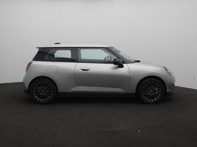 Mini COOPER Mini E Essential 40.7 kWh | Apple Carplay & Android Auto | Climate control | Achteruitrijcamera met parkeersensoren rondom | Dode hoek detectie |