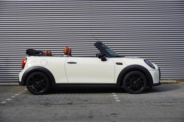 Mini COOPER Cabrio C Classic Uitvoering | Comfort Plus Pakket | 17 inch LM Tentacle Spoke black | Comfort Access | Piano Black Exterior pack
