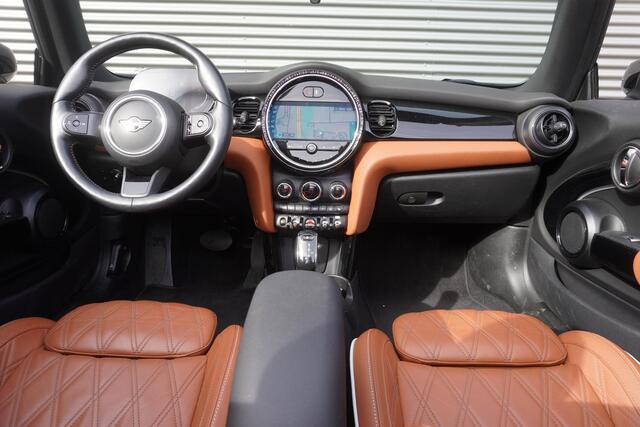 Mini COOPER Cabrio C Classic Uitvoering | Comfort Plus Pakket | 17 inch LM Tentacle Spoke black | Comfort Access | Piano Black Exterior pack