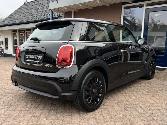 Mini COOPER Mini 1.5 Essential