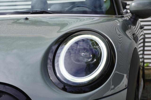 Mini COOPER Cabrio C John Cooper Works Uitvoering | Comfort Plus Pakket | Driving Assistant Pakket | Harman-Kardon sound system | Achteruitrijcamera