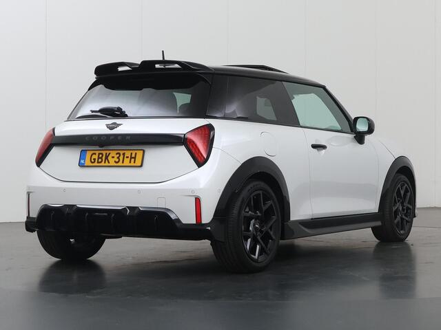 Mini COOPER Mini 1.5 C John Cooper Works M | Panoramadak | Sportstoelen | HUD | Groot Navigatie "OLED" | Camera | DAB | Apple CarPlay/Android Auto | 17" Lichtmetalen Velgen | LED | DAB |
