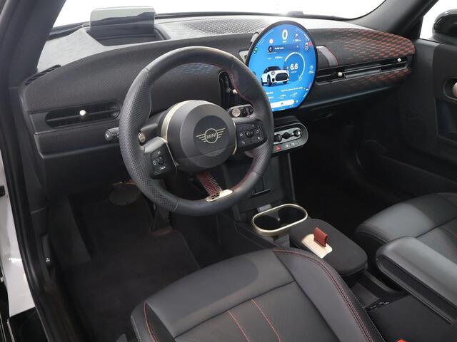 Mini COOPER Mini 1.5 C John Cooper Works M | Panoramadak | Sportstoelen | HUD | Groot Navigatie "OLED" | Camera | DAB | Apple CarPlay/Android Auto | 17" Lichtmetalen Velgen | LED | DAB |