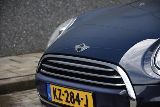 Mini COOPER 3-Deurs 1.5 Chili Serious Business | 1e eigenaar | Volledig BMW-MINI onderhouden | Zomer /- winterbandenset |