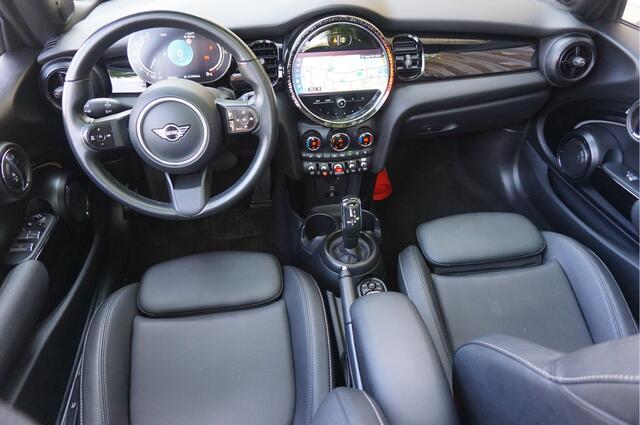 Mini COOPER Cabrio 1.5 Resolute Edition. Navi Leder Camera Stoel+Stuur verwarming