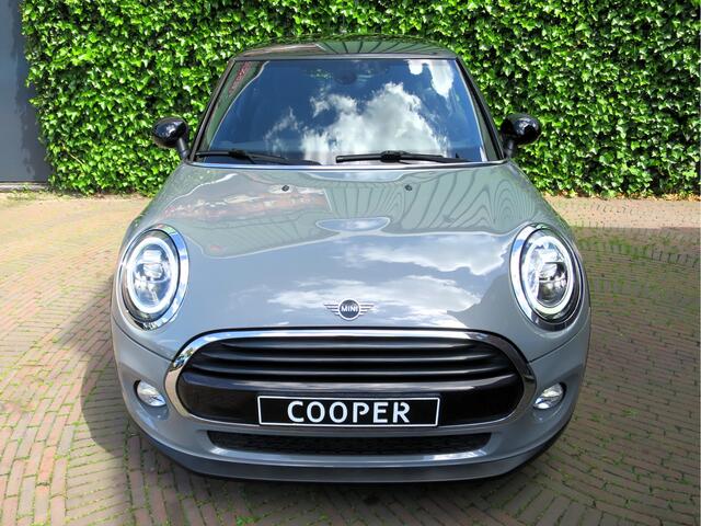 Mini COOPER 1.5 Chili F56 LCI automaat NL-auto, LED, Navi, Keyless AppleCP, 17"