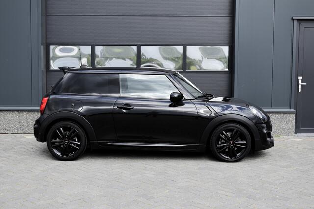 Mini COOPER 3-Deurs 1.5 JCW pakket Carplay - Union Jack Lights - Black on Black
