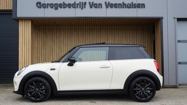 Mini COOPER 1.5 136pk 3Drs Chili Pano.Dak Virtual Cockpit Leder LED 17inch LM Navi Sfeerverlichting *1e eigenaar* 13376km! *Uniek*
