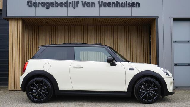 Mini COOPER 1.5 136pk 3Drs Chili Pano.Dak Virtual Cockpit Leder LED 17inch LM Navi Sfeerverlichting *1e eigenaar* 13376km! *Uniek*