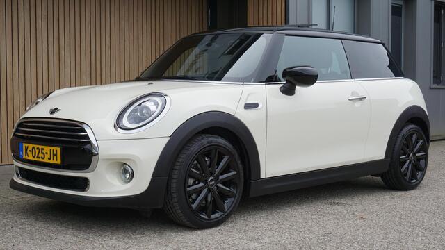 Mini COOPER 1.5 136pk 3Drs Chili Pano.Dak Virtual Cockpit Leder LED 17inch LM Navi Sfeerverlichting *1e eigenaar* 13376km! *Uniek*
