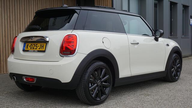 Mini COOPER 1.5 136pk 3Drs Chili Pano.Dak Virtual Cockpit Leder LED 17inch LM Navi Sfeerverlichting *1e eigenaar* 13376km! *Uniek*