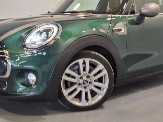 Mini COOPER 5-Deurs 1.5 Chili | Navigatie | LM Velgen 17" | Voorstoelen Verwarmd | Elektrisch Glazen Panoramadak | Cruise Control | Adaptieve LED Koplampen | Airco |