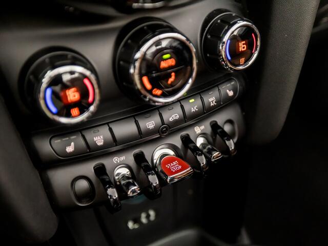 Mini COOPER Cabrio 1.5 Chili Sport (GROOT NAVI, DEALER ONDERHOUDEN, DIAMOND STITCHING, LEDER, STOELVERWARMING, SPORTSTOELEN, JACK UNION ACHTERLICHTEN, PARKEERSENSOREN, NIEUWSTAAT)
