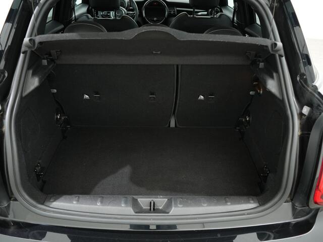 Mini COOPER 5-Deurs 1.5 136PK CHILI AUT7 | Panoramadak | Leer | Navi | Clima