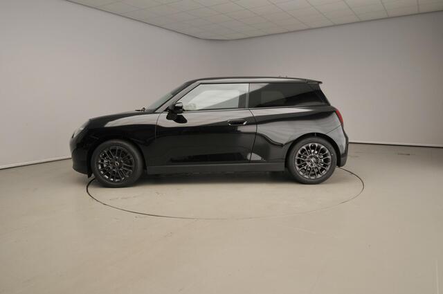 Mini COOPER 3-Deurs E Blackyard 40.7 kWh Head-Up | Getint Glas | Stoelverwarming | Cruise control | Achteruitrijcamera |