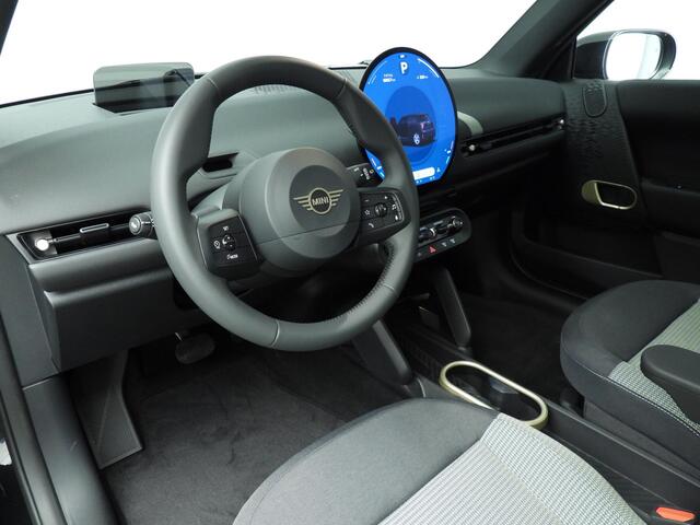 Mini COOPER 3-Deurs E Blackyard 40.7 kWh Head-Up | Getint Glas | Stoelverwarming | Cruise control | Achteruitrijcamera |