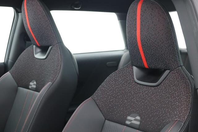 Mini COOPER 3-Deurs 1.5 C John Cooper Works | Pano | HUD | 360cam + PDC | Harman Kardon | 18'' LMV | Cruise | Stoel- Stuurverw. | NAV + Carplay |