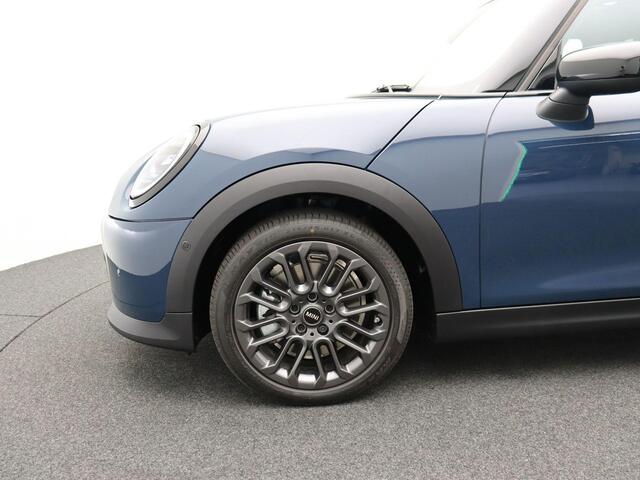 Mini COOPER 5-Deurs 1.5 C Favoured M