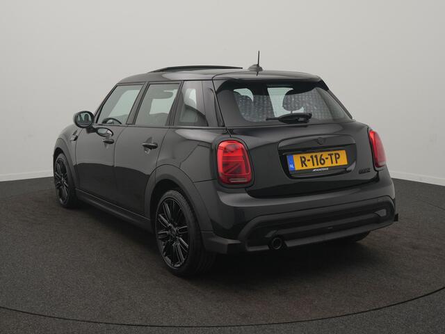 Mini COOPER 5-Deurs 1.5 Camden Plus Edition - RIJKLAARPRIJS - Automaat - Achteruitrijcamera - Head-Up Display - Elektrisch Glazen Panoramadak