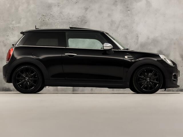 Mini COOPER 3-deurs 1.5 Chili Automaat 136Pk (PANORAMADAK, GROOT NAVI, LEDER, UNION JACK ACHTERLICHTEN, STOELVERWARMING, SPORTSTOELEN, GETINT GLAS, PARKEERSENSOREN, NIEUWSTAAT)