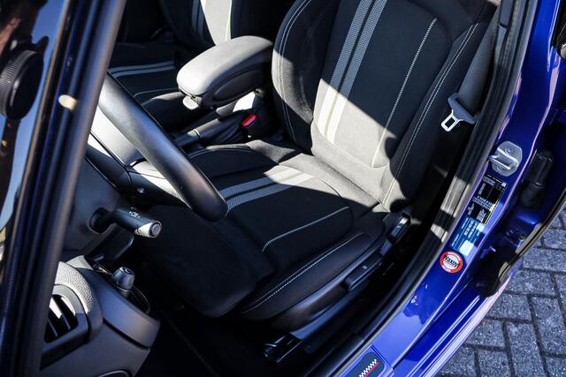 Mini COOPER 5-Deurs 1.5 Dalston Edition JCW PAKKET / PANO / SFEER
