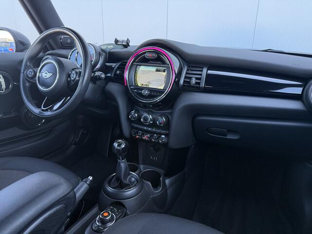 Mini COOPER 3-Deurs 1.5 Business Navigatie/Harman Kardon/17inch.