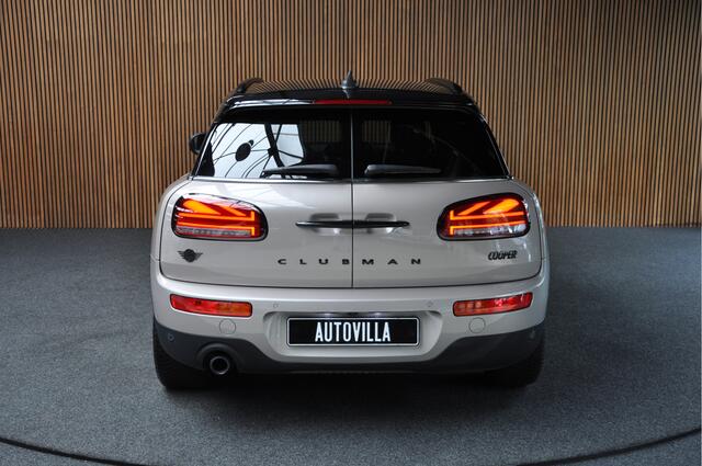 Mini COOPER CLUBMAN Mini 1.5 Navi Leer Camera PDC Carplay Keyless 17" LM velgen Zwarte binnenhemel Stoelverwarming Sportstoelen LED BTW auto!