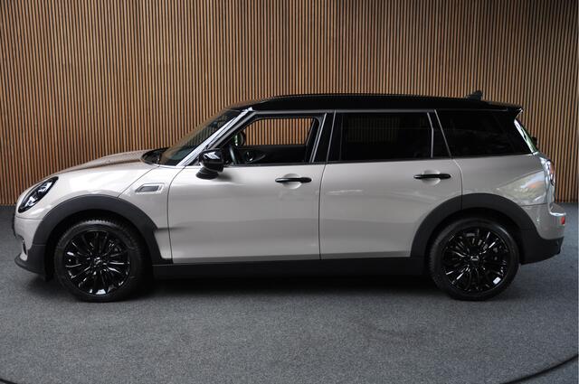Mini COOPER CLUBMAN Mini 1.5 Navi Leer Camera PDC Carplay Keyless 17" LM velgen Zwarte binnenhemel Stoelverwarming Sportstoelen LED BTW auto!