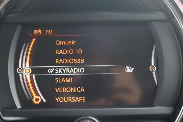 Mini COOPER CLUBMAN Mini 1.5 Business - NL- Auto!! Airco I Radio I Navi