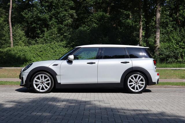 Mini COOPER CLUBMAN Mini 1.5 John Cooper Works JCW, Panoramadak, Head up, Adaptieve LED, Adaptieve Cruise control, Stoelverwarming, DAB, Pakket Comfort, etc.