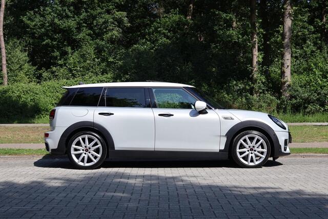 Mini COOPER CLUBMAN Mini 1.5 John Cooper Works JCW, Panoramadak, Head up, Adaptieve LED, Adaptieve Cruise control, Stoelverwarming, DAB, Pakket Comfort, etc.