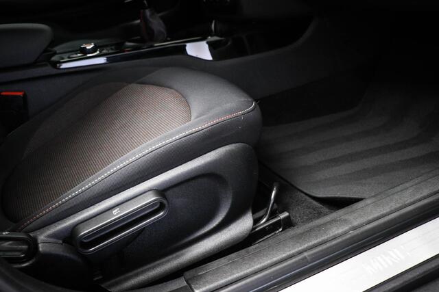 Mini COOPER CLUBMAN Mini 1.5 Business | AIRCO | CRUISE CONTROL | NAVI | PDC | 17"
