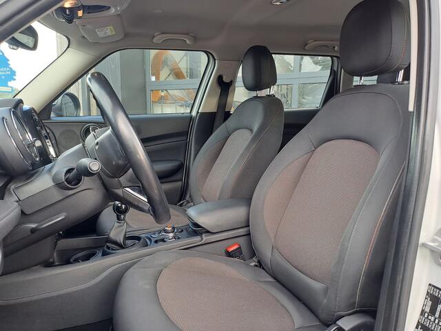 Mini COOPER CLUBMAN Mini 1.5 Salt Business | Airco | Trekhaak | Navi | Cruise | PDC |