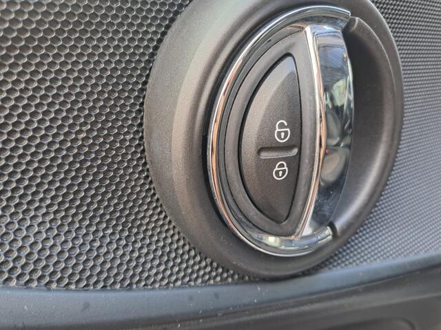 Mini COOPER CLUBMAN Mini 1.5 Salt Business | Airco | Trekhaak | Navi | Cruise | PDC |