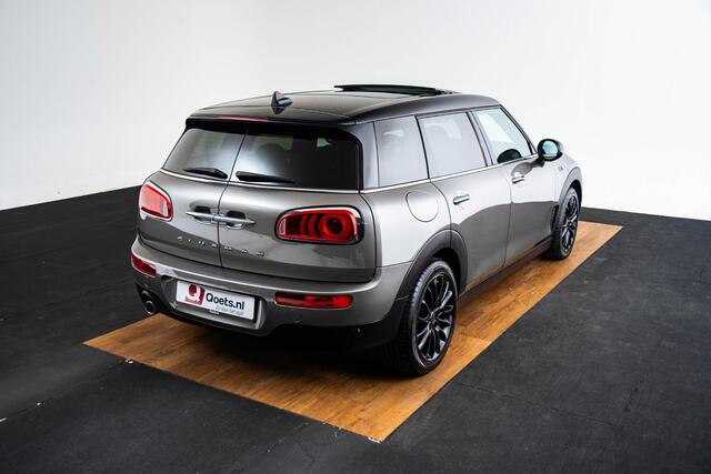 Mini COOPER CLUBMAN Mini 1.5 Chili Panoramadak - Adaptive Cruise Control - Head up - Harman Kardon - Driving/Parking Assistant - MINI navigatiesysteem - Stoelverwarming - Getinte Ruiten -