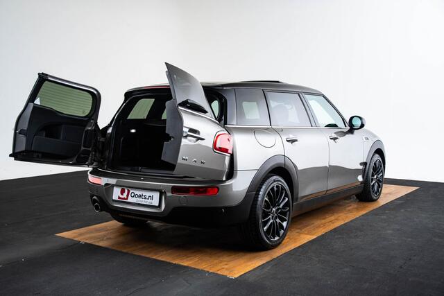 Mini COOPER CLUBMAN Mini 1.5 Chili Panoramadak - Adaptive Cruise Control - Head up - Harman Kardon - Driving/Parking Assistant - MINI navigatiesysteem - Stoelverwarming - Getinte Ruiten -