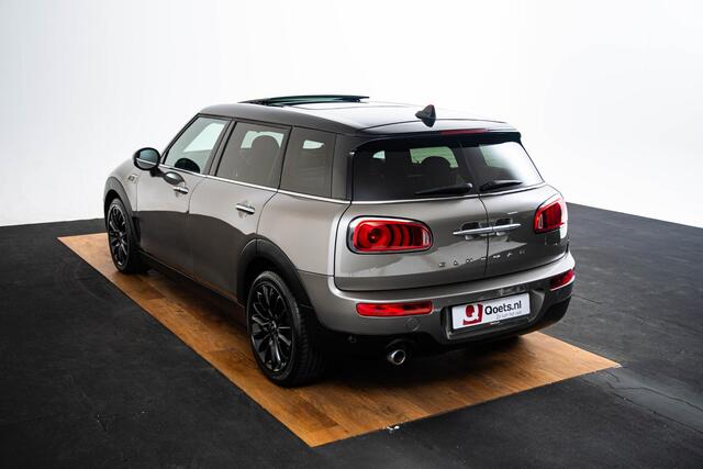 Mini COOPER CLUBMAN Mini 1.5 Chili Panoramadak - Adaptive Cruise Control - Head up - Harman Kardon - Driving/Parking Assistant - MINI navigatiesysteem - Stoelverwarming - Getinte Ruiten -