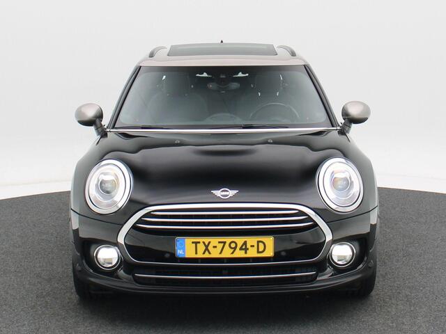 Mini COOPER CLUBMAN 1.5 Chili Hyde Park | Panorama Dak | Cruise Control | LED | Stoel Verwarming | Navigatiesysteem | Bluetooth | Climate Control | 18 Inch