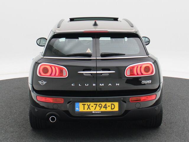 Mini COOPER CLUBMAN 1.5 Chili Hyde Park | Panorama Dak | Cruise Control | LED | Stoel Verwarming | Navigatiesysteem | Bluetooth | Climate Control | 18 Inch