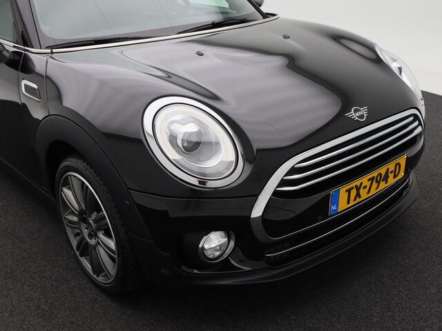 Mini COOPER CLUBMAN 1.5 Chili Hyde Park | Panorama Dak | Cruise Control | LED | Stoel Verwarming | Navigatiesysteem | Bluetooth | Climate Control | 18 Inch