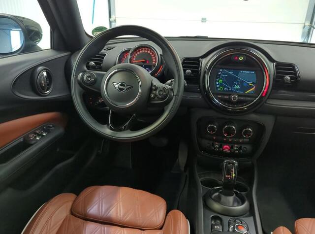 Mini COOPER CLUBMAN Mini 1.5 136Pk Automaat Business Edition / Panoramadak / Airco-ecc./ Navigatie / Leder / Xenon /