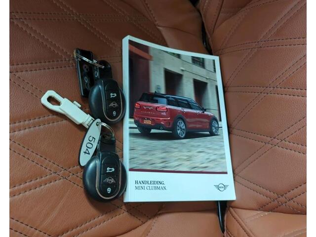Mini COOPER CLUBMAN Mini 1.5 136Pk Automaat Business Edition / Panoramadak / Airco-ecc./ Navigatie / Leder / Xenon /