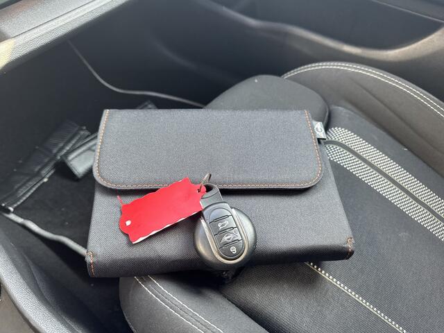 Mini COOPER CLUBMAN Mini 2.0 S Business Plus | Nieuw Binnen! | Automaat | Navi | PDC