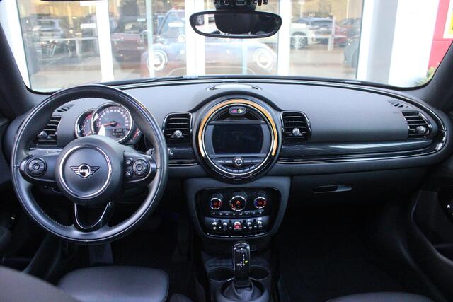 Mini COOPER CLUBMAN 1.5 136PK CHILI AUTOMAAT | PANORAMISCH SCHUIF/KANTELDAK | NAVIGATIE | LEDEREN BEKLEDING | STOELVERWARMING | 17" LICHTMETALEN VELGEN | UNION JACK ACHTER LICHTEN | KEYLESS ENTRY / START |