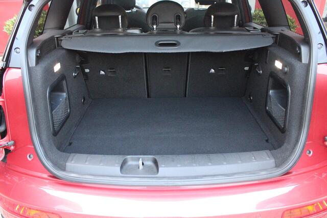 Mini COOPER CLUBMAN 1.5 136PK CHILI AUTOMAAT | PANORAMISCH SCHUIF/KANTELDAK | NAVIGATIE | LEDEREN BEKLEDING | STOELVERWARMING | 17" LICHTMETALEN VELGEN | UNION JACK ACHTER LICHTEN | KEYLESS ENTRY / START |