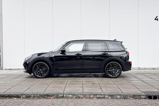 Mini COOPER CLUBMAN Classic Apple Carplay / MINI Navigatie / Parkeersensoren / Schuidak / Black Edition / 17 Inch