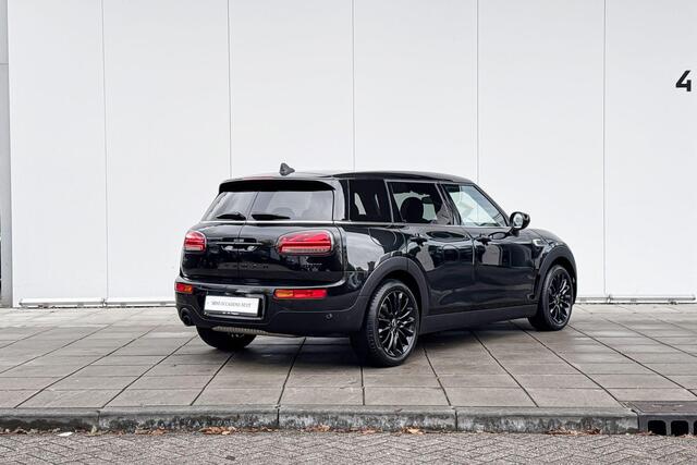 Mini COOPER CLUBMAN Classic Apple Carplay / MINI Navigatie / Parkeersensoren / Schuidak / Black Edition / 17 Inch